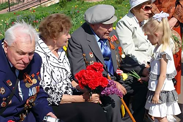 Ветераны Великой Отечественной в Колпне, 2012 год.